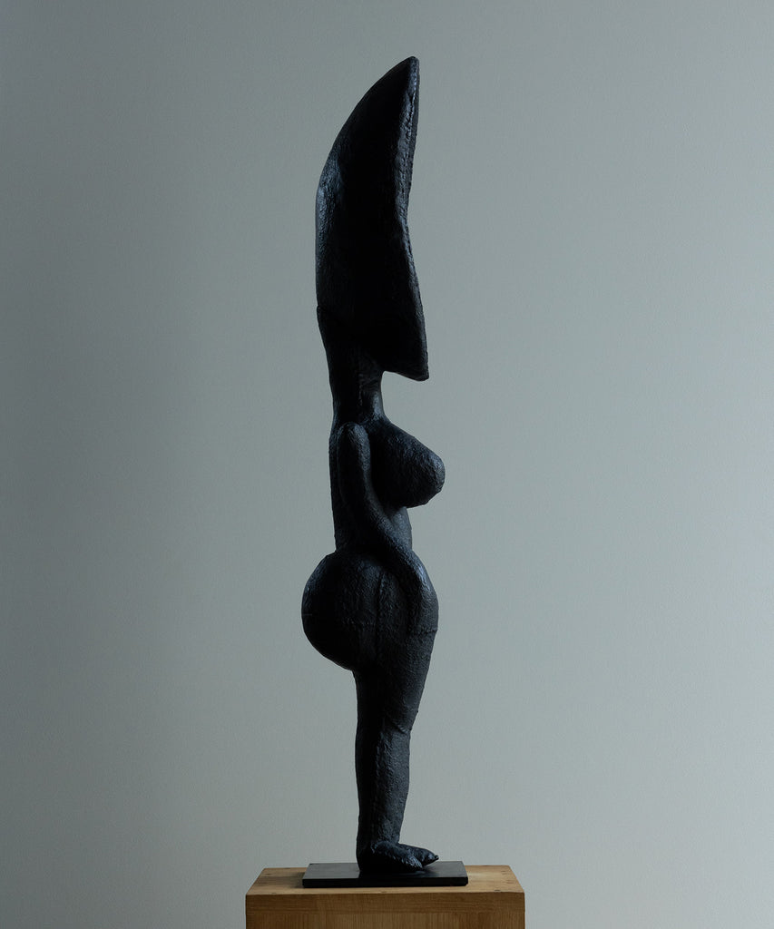 ZEBRES Sculpture Divinité « Cuillère », Bronze et patine noir, 95 X 19 X 18 cm - Christian Astuguevieille