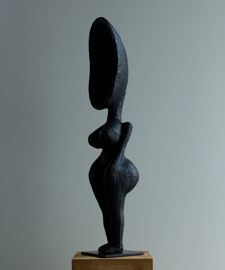 ZEBRES Sculpture Divinité « Cuillère », Bronze et patine noir, 95 X 19 X 18 cm - Christian Astuguevieille